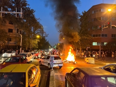 Ιράν:  Συνεχίζονται οι διαδηλώσεις, viral τα βίντεο με τους ξυλοδαρμούς των διαδηλωτών από την αστυνομία