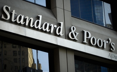 S&P: Διατηρεί την αξιολόγηση των ΗΠΑ στο AA+ με σταθερό outlook - «Βόμβα» το δημόσιο χρέος