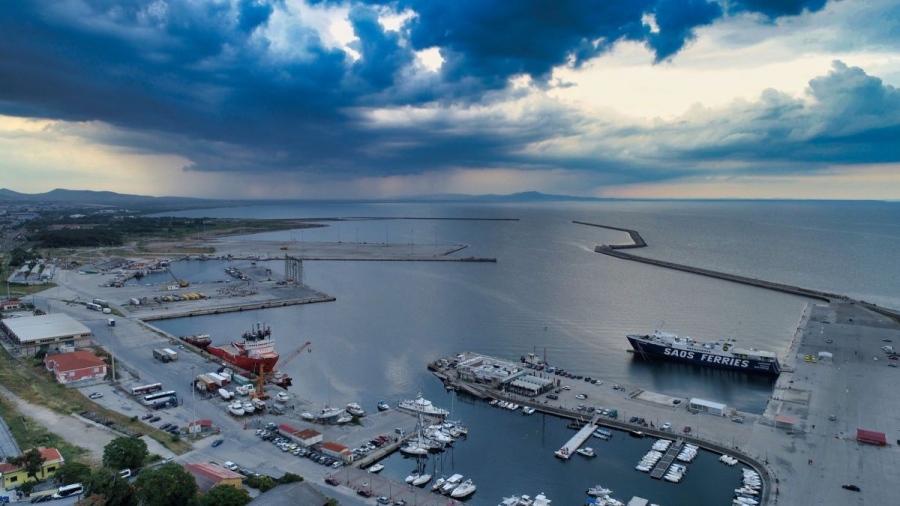 Λιμάνι Αλεξανδρούπολης: Στρατηγικές επενδύσεις με ορίζοντα το 2049 - Στρατιωτικές μεταφορές, αναβάθμιση σιδηροδρόμου και νέο FSRU