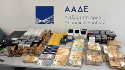 Κακουργηματικές διώξεις στους 11 συλληφθέντες για το κύκλωμα των αχυρανθρώπων που εξάρθρωσε η ΑΑΔΕ