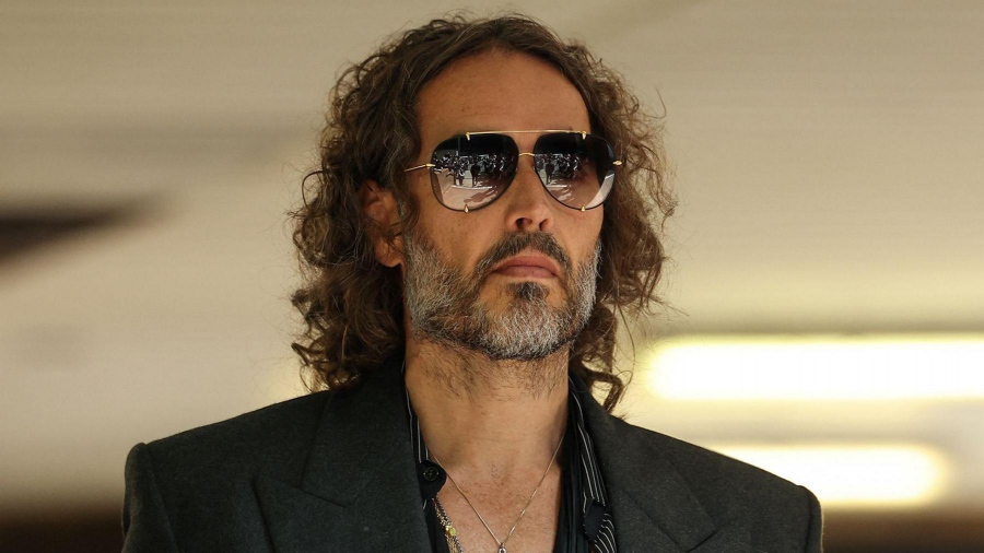 Παγκόσμιο σοκ: Ο Russell Brand ομολόγησε ότι προέβη σε σεξουαλικές πράξεις με 16χρονα κορίτσια