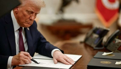 Αποκάλυψη: Ο Trump δέχεται πιέσεις από ομάδα του Λευκού Οίκου… να πάρει το «αλυσοπρίονο», όπως ο Milei στην Αργεντινή