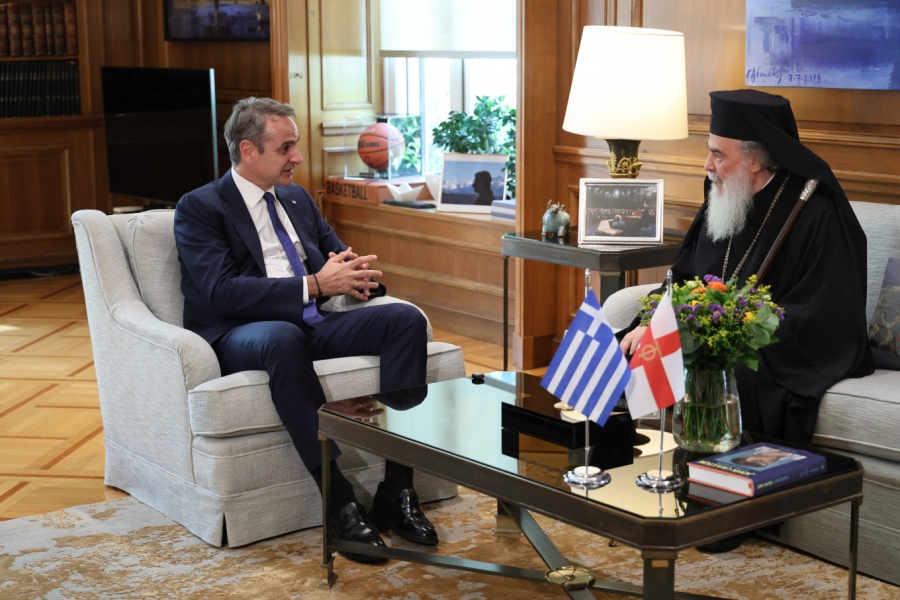 Πατριάρχης Ιεροσολύμων στη συνάντηση με Μητσοτάκη: Ο Trump σύντομα θα είναι στην Ελλάδα – Σκοπός η προστασία των Χριστιανών της Ανατολής