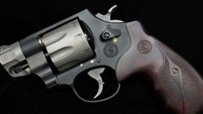 Oκτώ φυσίγγια .357 Magnum σε κύκλο: το Smith & Wesson 327 PC