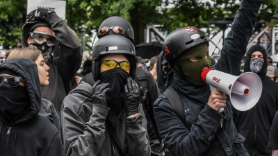 Ποιοι κρύβονται πίσω από τις ταραχές στο Los Angeles