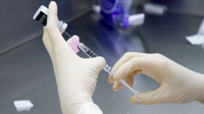Επικαιροποιημένα εμβόλια κατά της covid-19: Έχουν γίνει 806.110 αναμνηστικές δόσεις