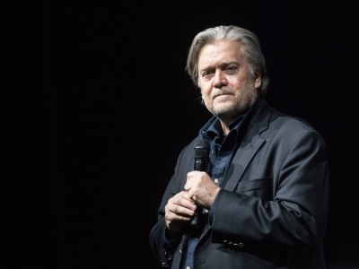 Στη «φωλιά» του Μaga: O Steve Bannon μιλά για Ιράν, Κίνα, Ισραήλ - «Ο Trump θα είναι πολύ καιρό πάνω από τα κεφάλια σας»