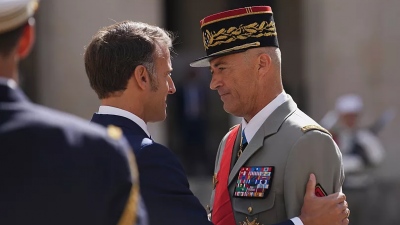 Σοκ - O Macron θα στείλει για σφαγή 50.000 Γάλλους - Εντολή στα νοσοκομεία να ετοιμαστούν έως Μάρτιο 2026 για αιματηρό σενάριο
