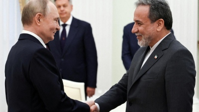 Κίνηση ματ: Ρωσική «ασπίδα» στην Τεχεράνη, o Araghchi στην Αγία Πετρούπολη - H ειρήνη στο Ιράν περνά μόνο μέσα από τον Putin