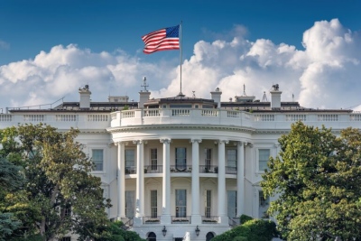Στο χείλος της κόλασης η Μέση Ανατολή: Ο Trump απειλεί το Ιράν με στρατιωτική συντριβή – Ανοιχτό το σενάριο αεροπορικών επιδρομών