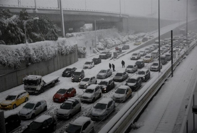 Ποιος θα πληρώσει τα 2000 ευρώ στους εγκλωβισμένους που θα… καταβάλλει η Αττική Οδός;
