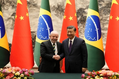 Στην αντεπίθεση οι BRICS - Lula και Xi ενώνουν δυνάμεις κατά των δασμών Trump