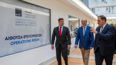 Επίσκεψη Χατζηδάκη στη Γενική Διεύθυνση Ηλεκτρονικής Διακυβέρνησης της ΑΑΔΕ: Προτεραιότητα η καταπολέμηση της φοροδιαφυγής