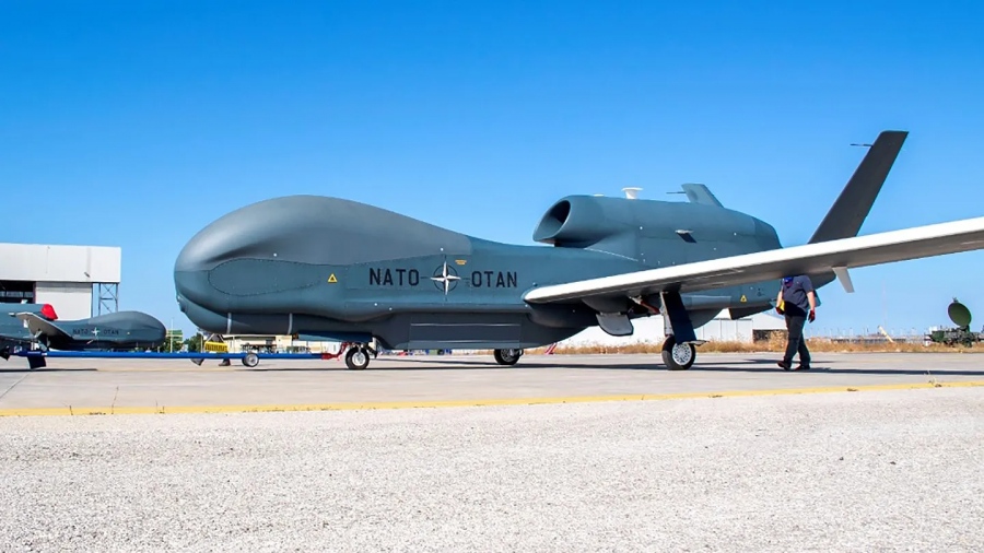 Το NATO θωρακίζει τη Φινλανδία απέναντι στη Ρωσία - Για πρώτη φορά το αναγνωστικό drone RQ-4D Phoenix σταθμεύει στη χώρα