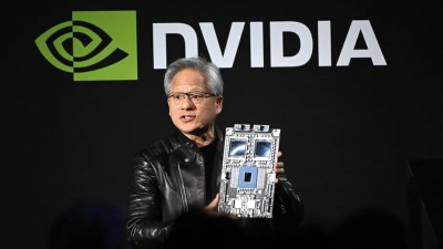 Το θρίλερ με τον Jensen Huang της Nvidia - Από τον «αποκλεισμό» στην πρόσκληση του Trump στο Air Force One