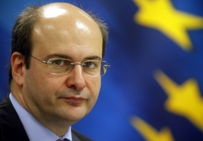 «Παραδοχή» Χατζηδάκη: Ο κατώτατος μισθός δεν θα φθάσει τα 800 ευρώ