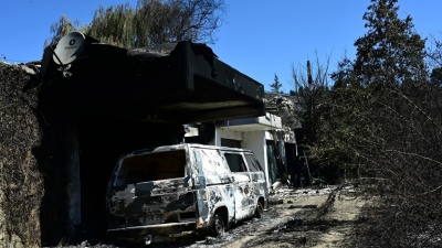 Ξεδιάντροποι κάνουν πλιάτσικο στα καμένα της βορειοανατολικής Αττικής - 17 προσαγωγές, σύλληψη ενός Ρομά