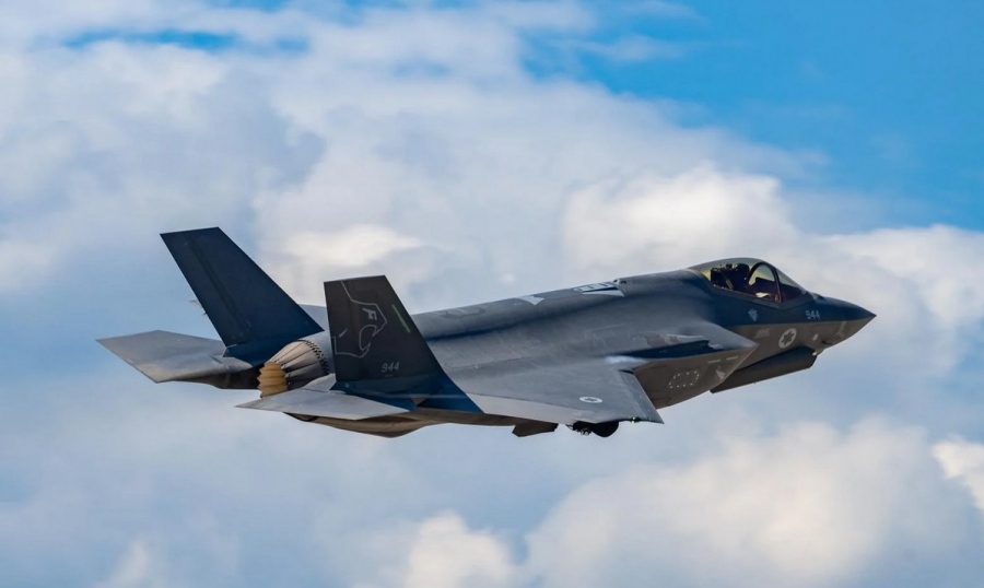 Σκληρή αερομαχία: Ισραηλινό F-35 κατέρριψε ιρανικό Yak-130 πάνω από την Τεχεράνη
