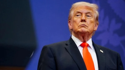 Στα άκρα ο Trump μετά την πυραυλική επίθεση στα Εμιράτα: «Θα αφανίσω το Ιράν από προσώπου γης»