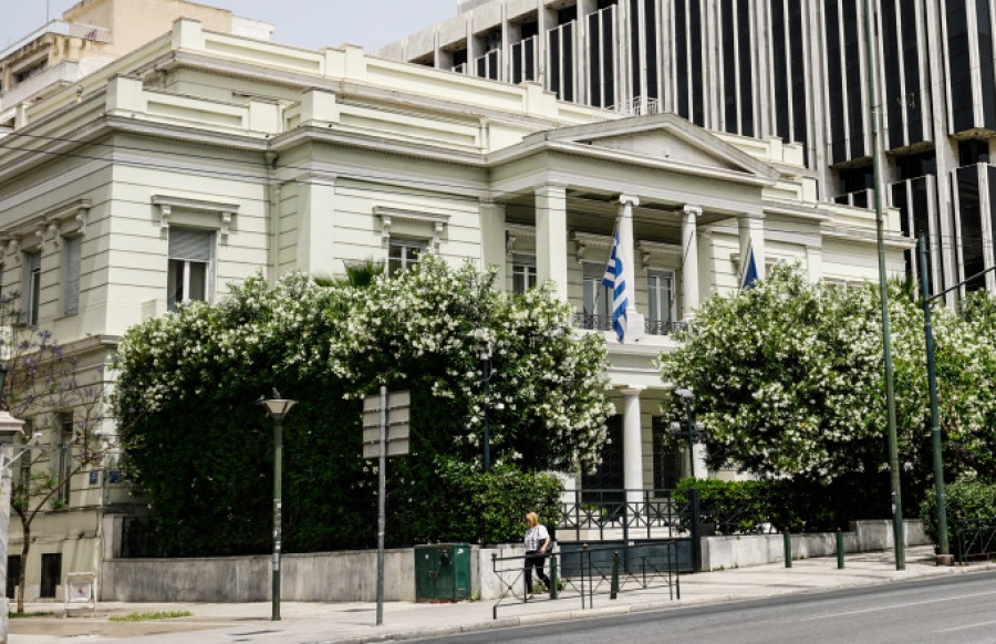 Δεν είναι όλα ρόδινα στο υπουργείο Εξωτερικών – Οι αρμοδιότητες που διεκδικούν Παπαδοπούλου και Χατζηβασιλείου
