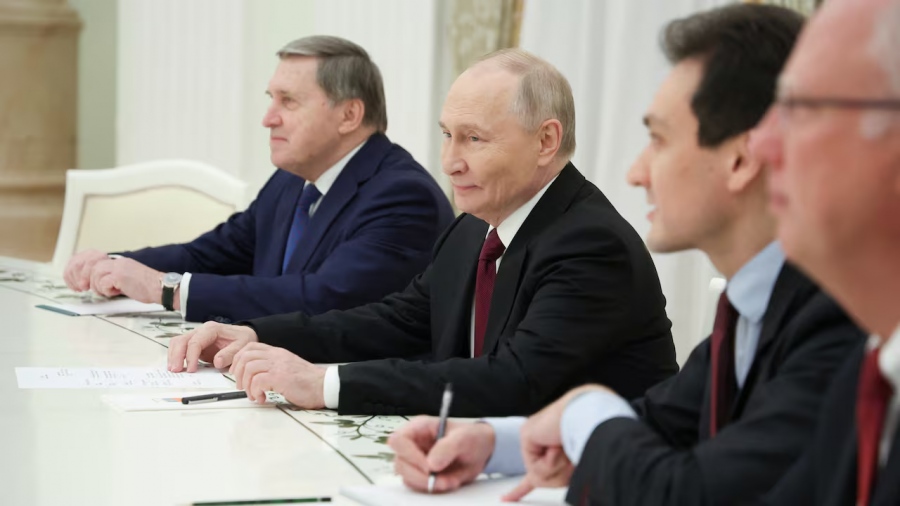 Ραγδαίες εξελίξεις: Ο σύμβουλος του Putin εσπευσμένα στη Florida για συνομιλίες με την κυβέρνηση Trump