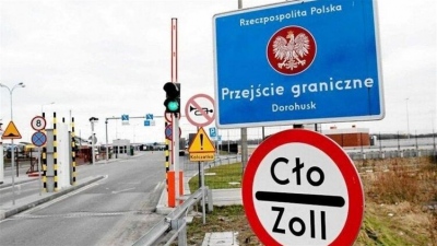 Παράξενα πράγματα: Απαιτούν οι Πολωνοί χρήματα από τους... Ουκρανούς κατά την είσοδό τους στη χώρα;