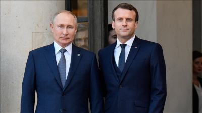 Secret rush to Moscow: What urgent message Macron sent Putin as French envoys face cold Kremlin rejection