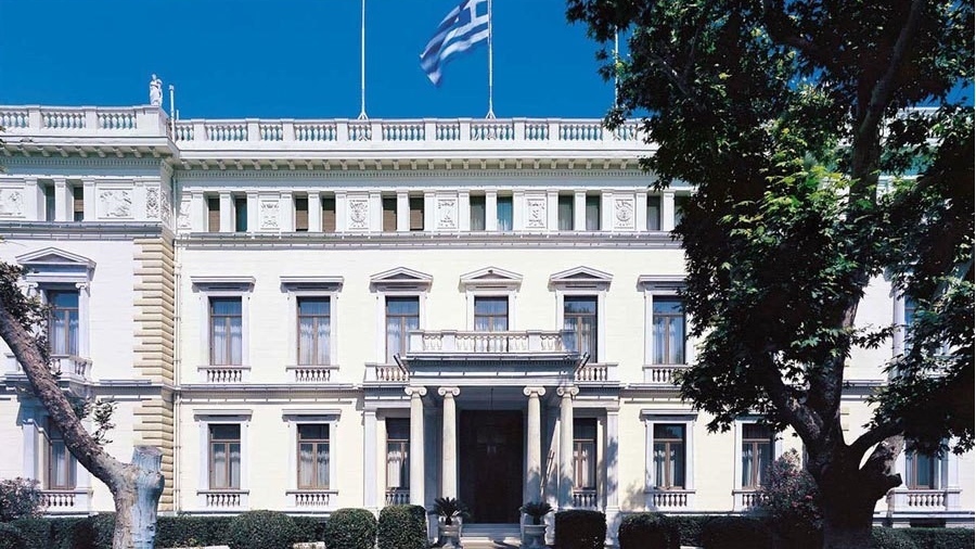 O βουλευτής μετεωρολόγος που τους… έκλεισε μέσα