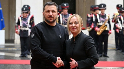 Πολιτική «βλέποντας και κάνοντας» Meloni στην Ουκρανία - Η πορεία των διαπραγματεύσεων θα κρίνει την παροχή στρατιωτικής βοήθειας