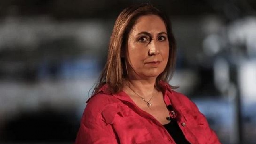 Κούνησε... μαντήλι και η Μαριλίζα Ξενογιαννακοπούλου από τον ΣΥΡΙΖΑ - Πάει και αυτή στον Τσίπρα