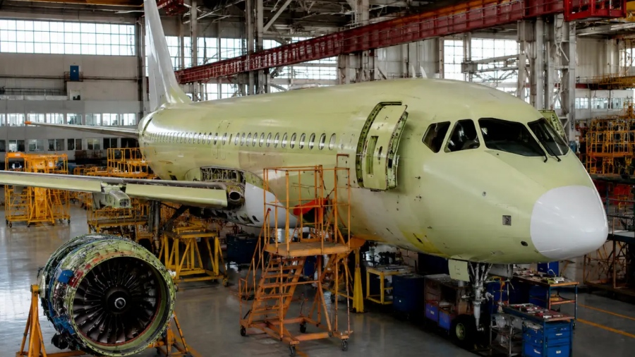 Η Ρωσία επιταχύνει την παραγωγή του SJ-100: Eργοστάσιο έχει λανσάρει ένα σύστημα που δεν υπήρχε ποτέ πριν...