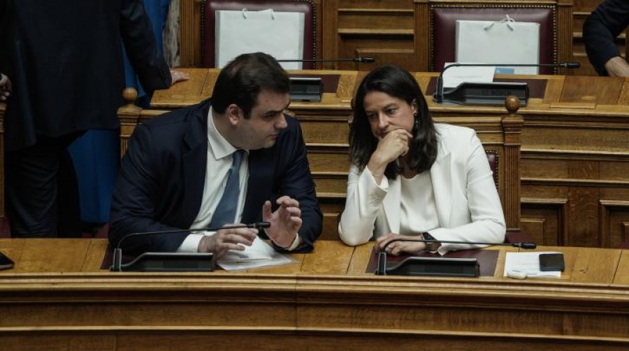 Ο Μητσοτάκης «σιγοντάρει» Κεραμέως και Πιερρακάκη, αδειάζει Φλωρίδη και μετά… πάει Σιγκαπούρη