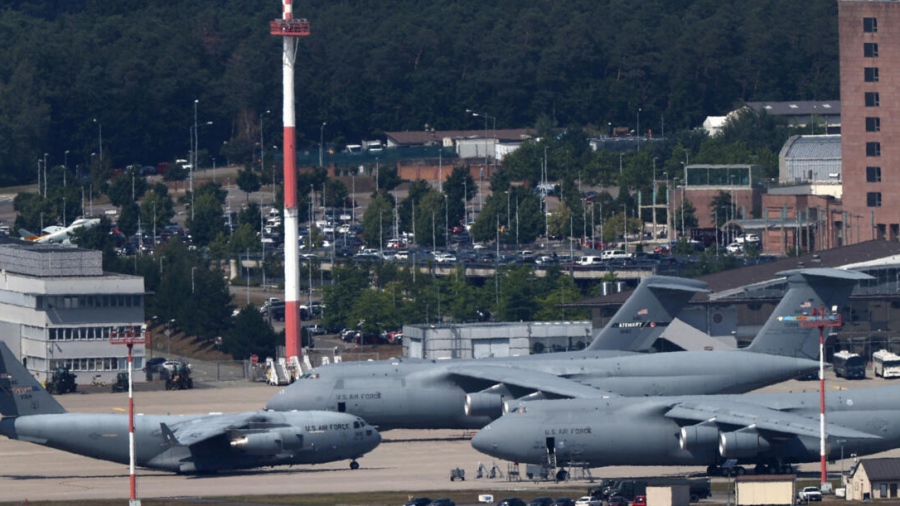 Ξαφνικός θάνατος για τις αμερικανικές δυνάμεις στην ΕΕ - Ο Trump αποσύρει εσπευσμένα μαχητικά, φρεγάτες και στρατό