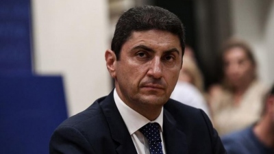 Σκληρή επίθεση ΠΑΣΟΚ στον Αυγενακη: «Συνεργάτες του, φέρονται να εμπλέκονται σε κύκλωμα εμπορίας ανθρώπων»