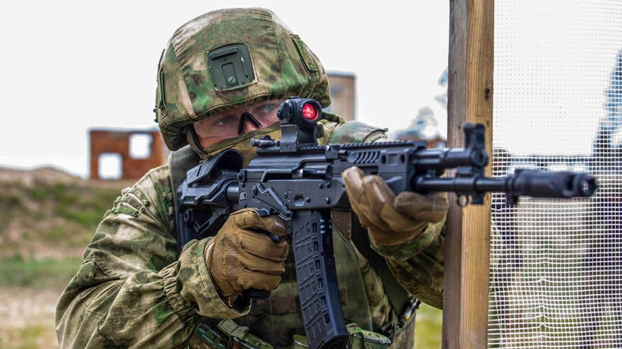Ρώσοι στρατιώτες ευχαριστούν την Kalashnikov - Τα όπλα της εταιρείας φέρνουν πιο κοντά την «πολυπόθητη νίκη»