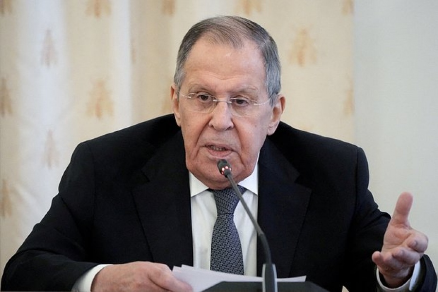 Δεν συζητώ ηλίθιες δηλώσεις... είπε ο Lavrov για την Kallas
