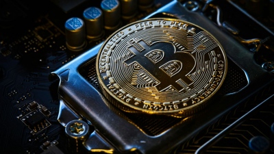 Sell off στα κρυπτονομίσματα - Το Bitcoin έχασε το κρίσιμο «οχυρό» των 80.000 δολ. - Πού βρίσκεται η επόμενη στήριξη