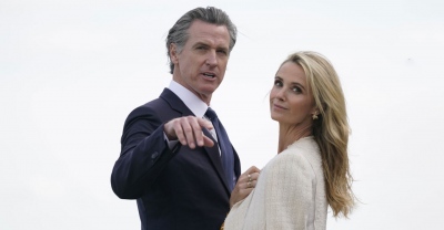 O Trump τελειώνει τον Newsom - Έρευνα κατά του κυβερνήτη της Καλιφόρνιας και της συζύγου του άρχισε το υπουργείο Δικαιοσύνης