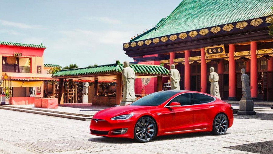 WSJ: H Κίνα γύρισε την πλάτη της στον Musk, καταρρέει η Tesla