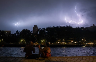 Φονικός καύσωνας στην Ευρώπη: Πάνω από 1.000 θύματα στη Γαλλία – Θερμοκρασίες έως 40°C, black out και κατάρρευση υποδομών