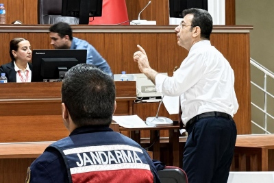 Χάος στη δίκη Imamoglu - Τον πέταξαν έξω από την αίθουσα