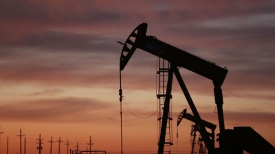 Κέρδη στο πετρέλαιο, πλησιάζει τα 70 δολάρια το Brent - Στήριξη από αδύναμο δολάριο και OPEC