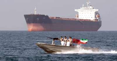 Οι IRGC προειδοποιούν τα πλοία στο Hormuz: Καμία εγγύηση ασφαλείας εκτός των διαδρομών που ορίζει το Ιράν