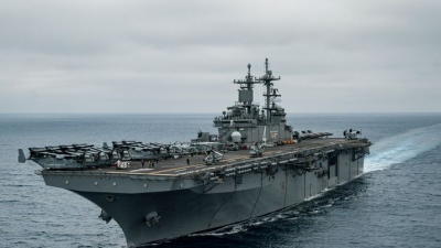 Νέα εξέλιξη – Το αμφίβιο πλοίο USS Boxer Tripoli με 2.200 πεζοναύτες πλησιάζει Ιράν – Κινητοποίηση Ιρανικού στρατού