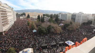 Στους δρόμους κατεβαίνει το 60% των πολιτών - Δεν «περνάει» ο διχασμός για τα Τέμπη - Πυρά Σαμαρά σε Μητσοτάκη, στροφή Μαξίμου