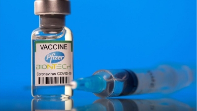 Τι συμβαίνει με τη Pfizer; - Οι… αθόρυβες προειδοποιήσεις για τον κορωνοϊό και τα κλινικά δεδομένα
