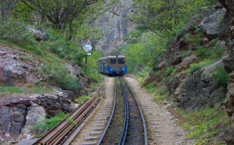 Ακινητοποιήθηκε λόγω τεχνικού προβλήματος ο Οδοντωτός  - Τι λέει για το περιστατικό η Hellenic Train
