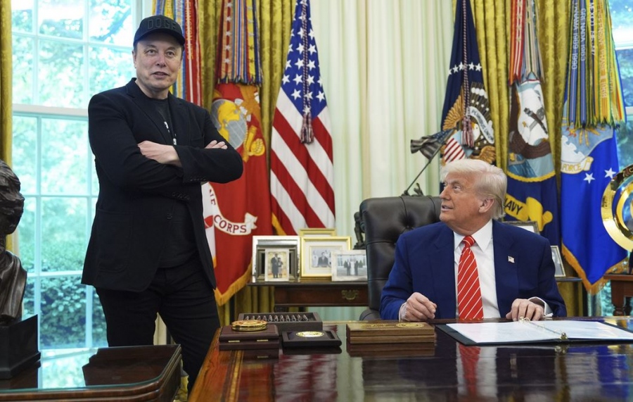 Ασπίδα προστασίας ο Trump για Musk κόντρα σε αισχρά δημοσιεύματα για ναρκωτικά: Δεν φεύγει από κοντά μου, πολύτιμος στις ΗΠΑ