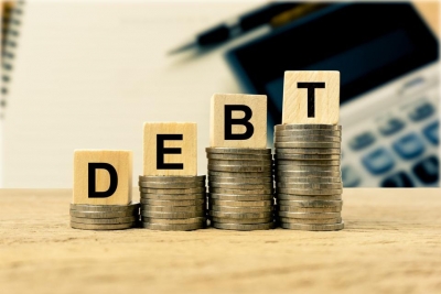Ενώ το χρέος των ΗΠΑ εκτινάχθηκε στα 30,012 τρισ. η Ελλάδα φιγουράρει στις χειρότερες θέσεις μαζί με το… Σουδάν