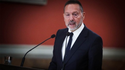 Σήμα κινδύνου από Στουρνάρα: Η ακριβή στέγη επιτείνει το δημογραφικό πρόβλημα της Ελλάδας